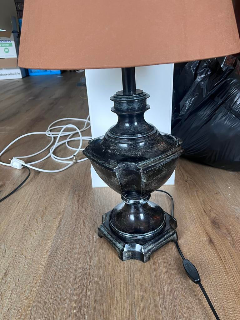 Tafellamp met bruine kap, Huis en Inrichting, Lampen | Tafellampen, Ophalen, Gebruikt, Stof, 50 tot 75 cm