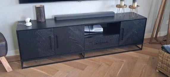 Zwart tv-meubel met visgraat motief, Ophalen, 150 tot 200 cm, Zo goed als nieuw, Modern, visgraat motief