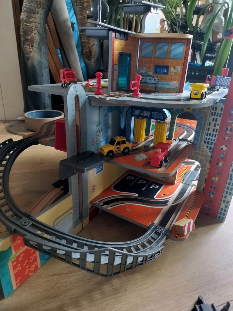 Super mooie garage - treinbaan te koop met vele extra's, Ophalen