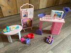 Barbie consultatiebureau set met accessoires, Ophalen of Verzenden, Gebruikt, Meisje