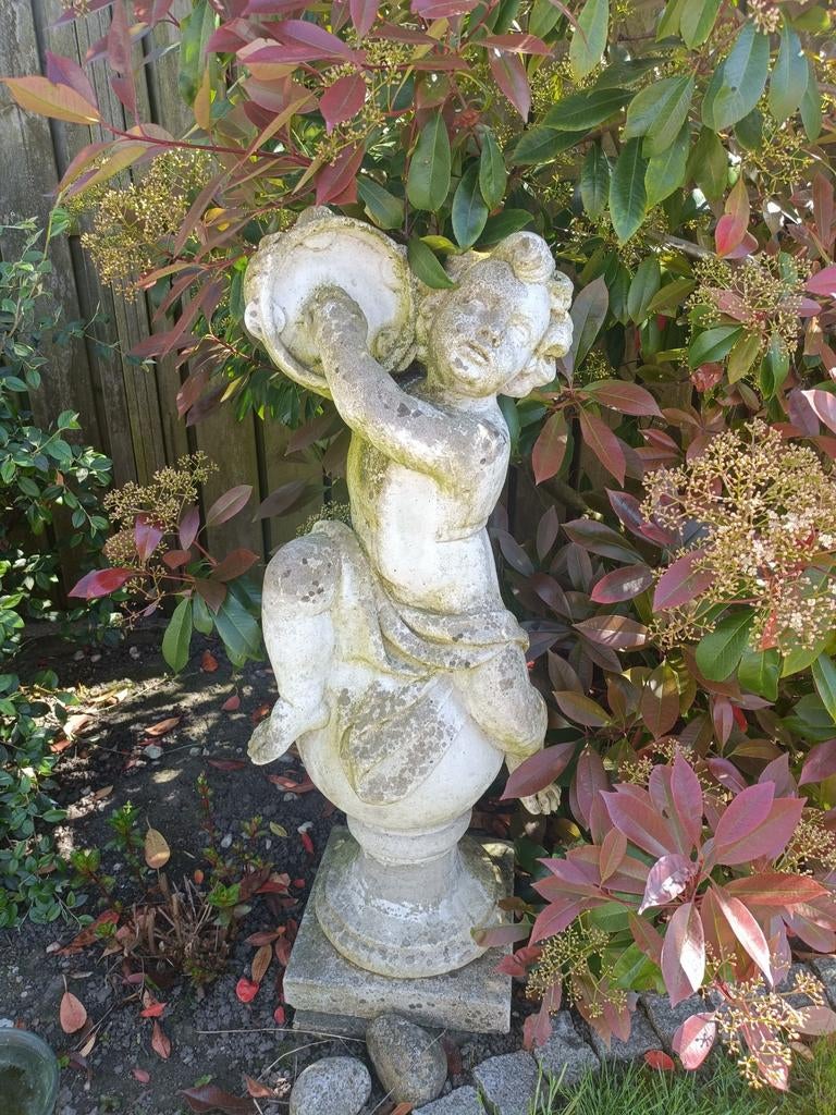 Brocante tuinbeeld., Tuin en Terras, Tuinbeelden, Ophalen, Gebruikt, Beton, Engelenbeeld