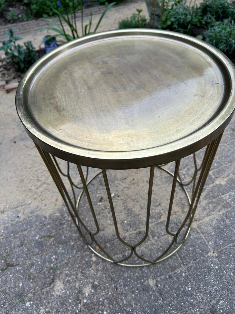 Goudkleurige metalen bijzettafel - 50 cm hoog, 40 cm Ø, Gebruikt, Metaal of Aluminium, Rond, Ophalen