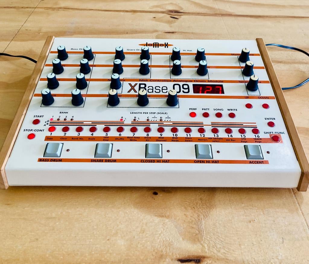 Jomox Xbase 09 – Analoge Drum Machine (Klassieker), Ophalen, Zo goed als nieuw, Overige merken