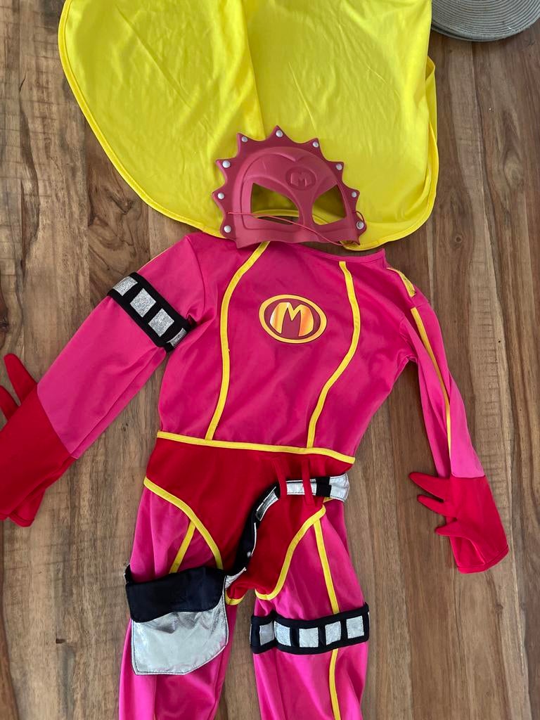 Mega Mindy Roze Superheldenpak met Gele Cape en Masker, Ophalen of Verzenden, Gebruikt, 122 t/m 128, Jongen of Meisje