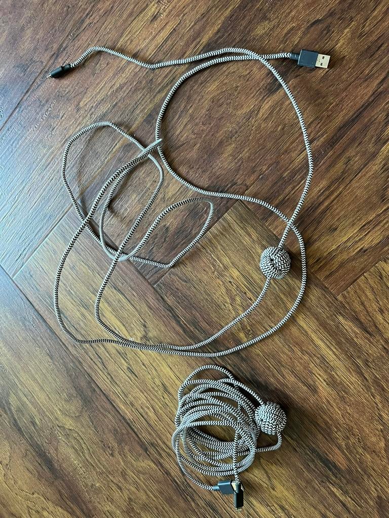 Zwart/witte Apple oplaadkabels, Ophalen, Gebruikt, Zwart