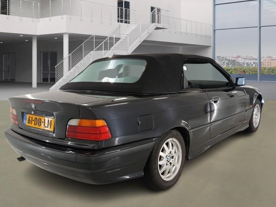 BMW 3-serie Cabrio 318i Executive 1e Eig NL-auto Youngtimer, Auto's, BMW, 1345 kg, Achterwielaandrijving, Gebruikt, Zwart
