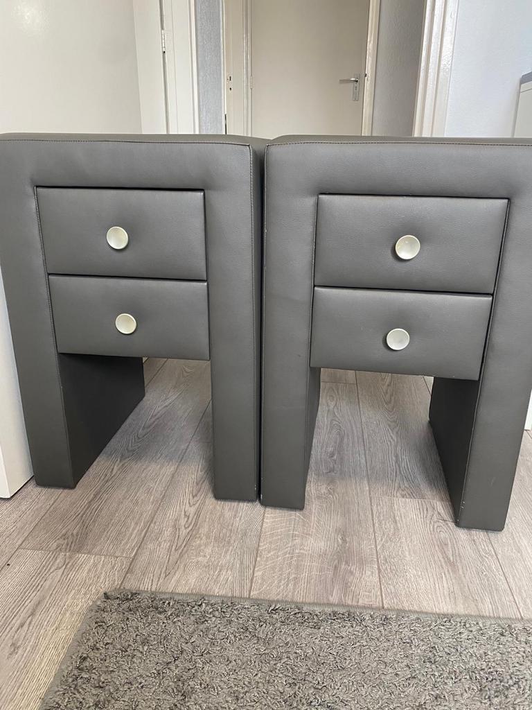 Antraciet Nachtkastje met Twee Lades, Huis en Inrichting, Slaapkamer | Nachtkastjes, Ophalen, Overige materialen, Gebruikt, Minder dan 45 cm