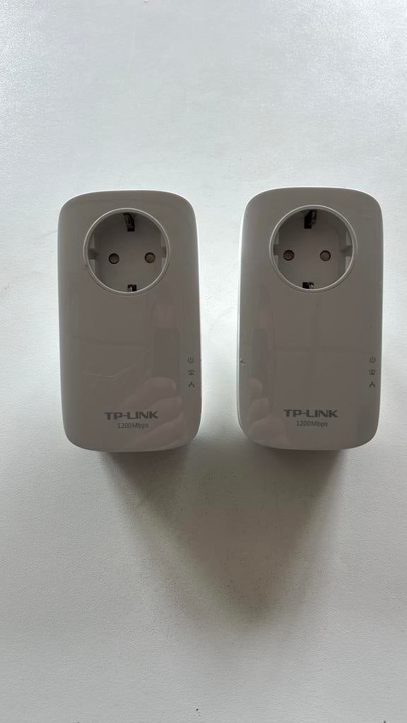 Tp link 2 power adapters en 2 wifi extenders, Ophalen of Verzenden, Zo goed als nieuw