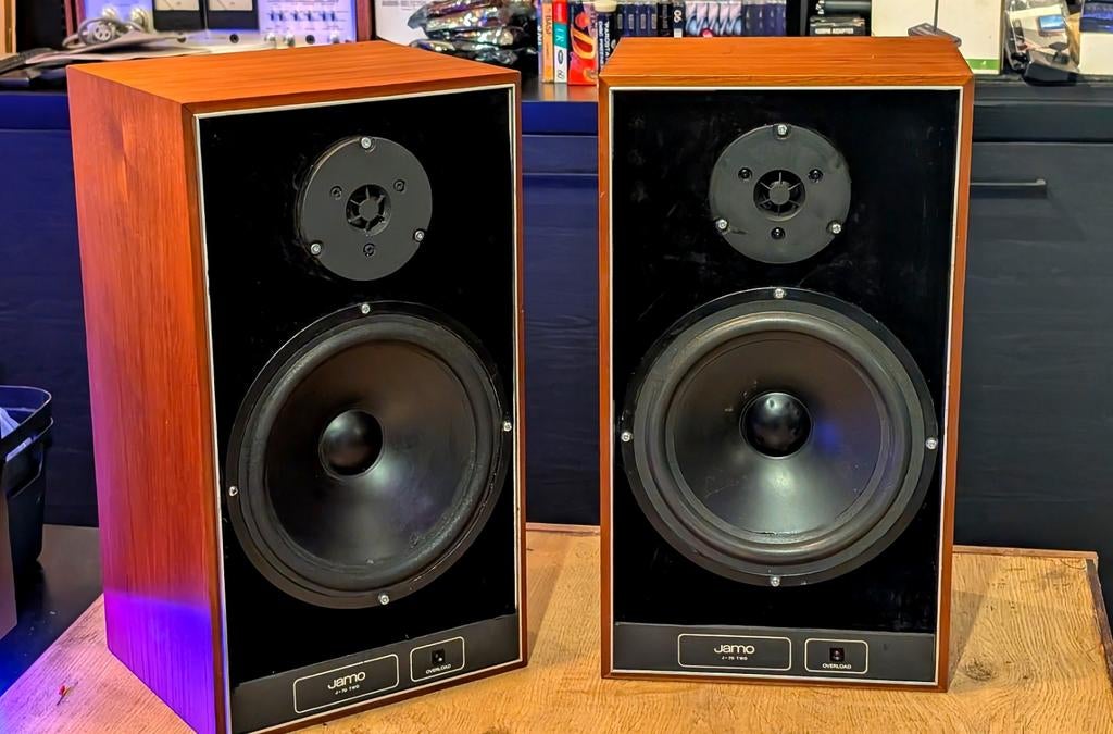 JAMO J70 SET • GARANTIE • ZEER MOOI, Audio, Tv en Foto, Luidsprekers, Rick's Audio 
De Kempen 18 
6021PZ Budel 
+31 (0)495 785698
info@ricks-audio.com