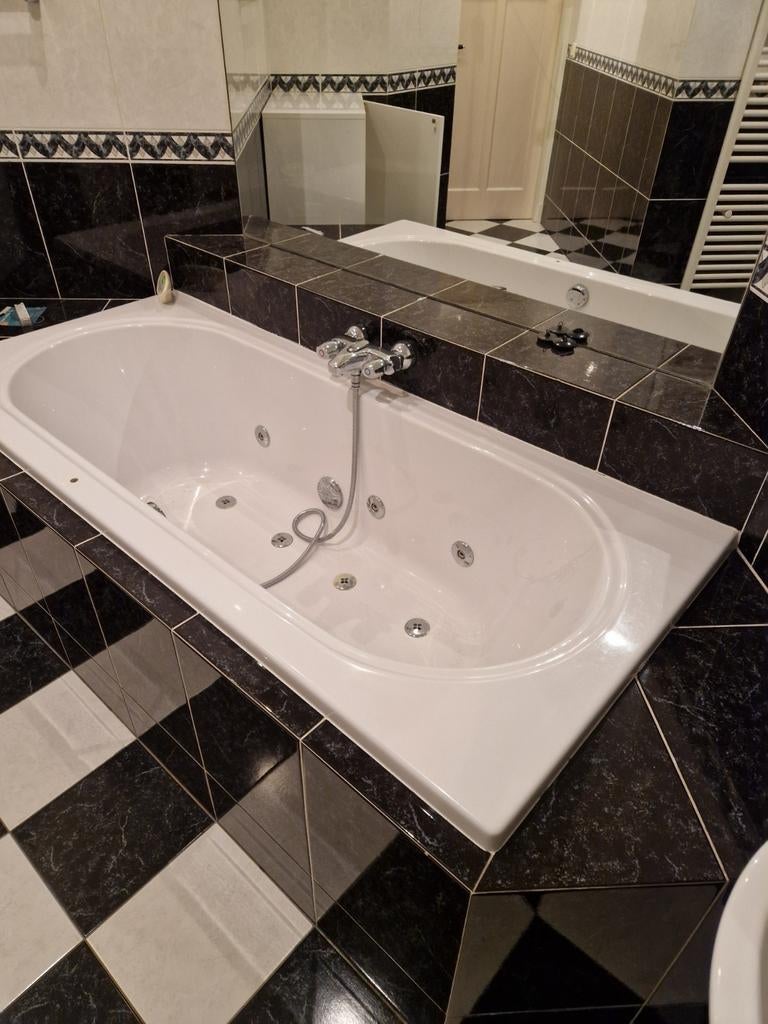 Ligbad, Huis en Inrichting, Badkamer | Complete badkamers, Ophalen, Gebruikt, Met bad