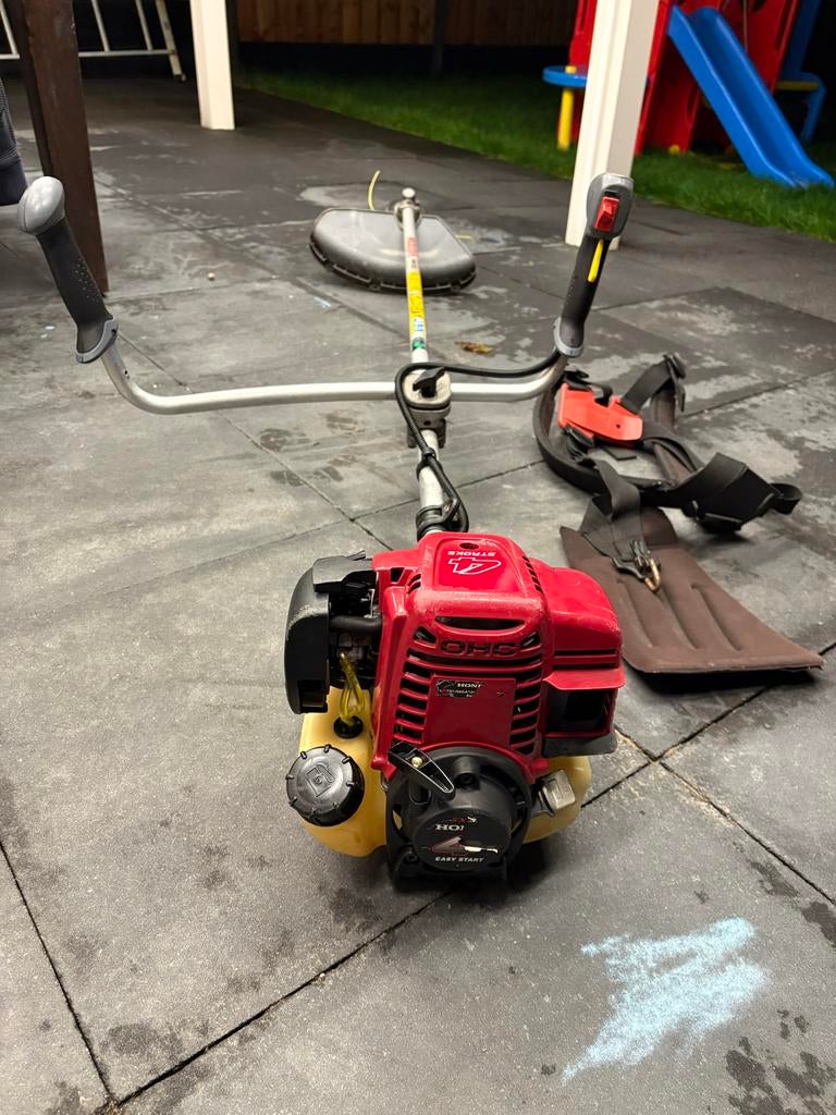 Honda Bosmaaier - Krachtige Benzine Grastrimmer, Ophalen of Verzenden, Gebruikt, 30 tot 50 cm, Benzine
