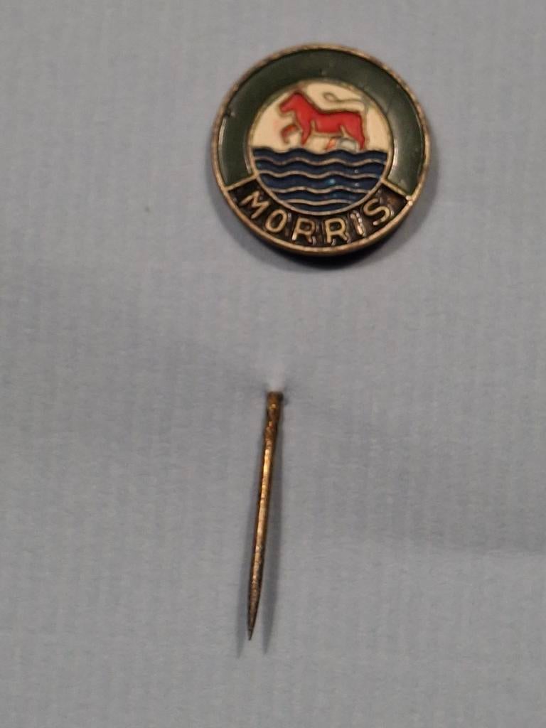 Vintage Morris Pin Badge, Verzenden