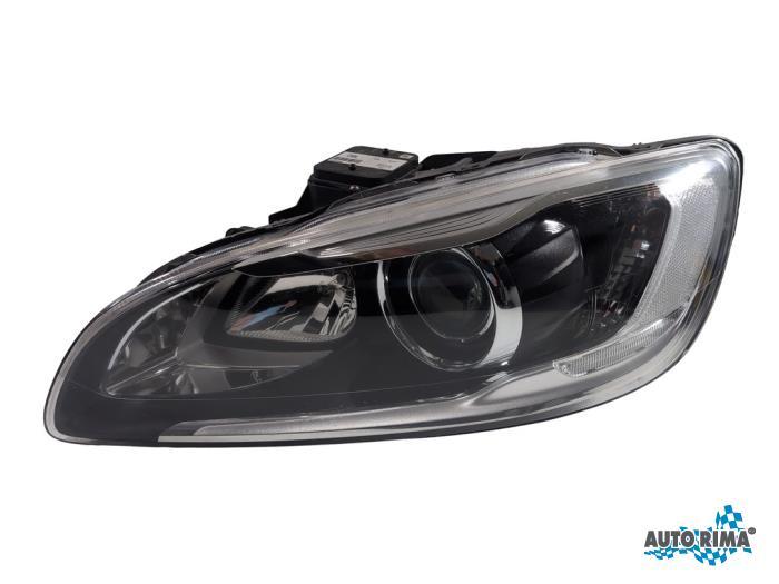 Koplamp links van een Volvo V60