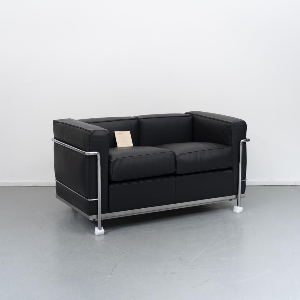 2x Cassina LC2 Tweezits Bank Le Corbusier Zwart – Leer, Niet ingevuld, Niet ingevuld, Rechte bank, Leer