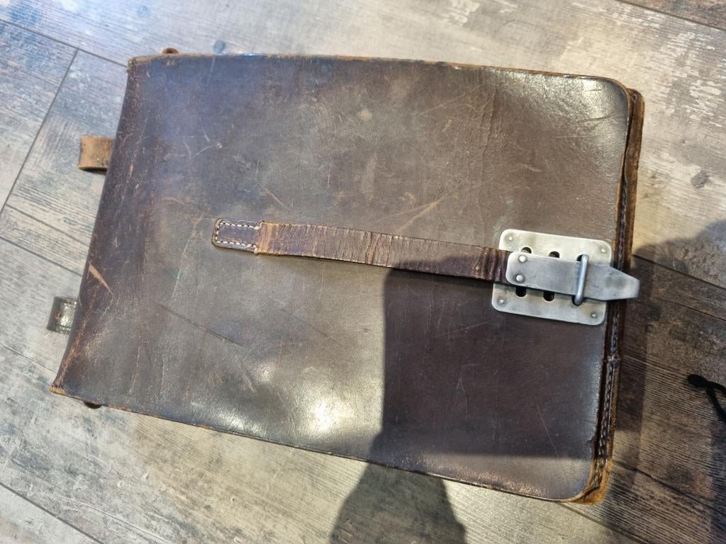 Duits WOII kaartentas kartentasche luftwaffe Nachrichten LBA, Verzamelen, Militaria | Tweede Wereldoorlog, Ophalen of Verzenden