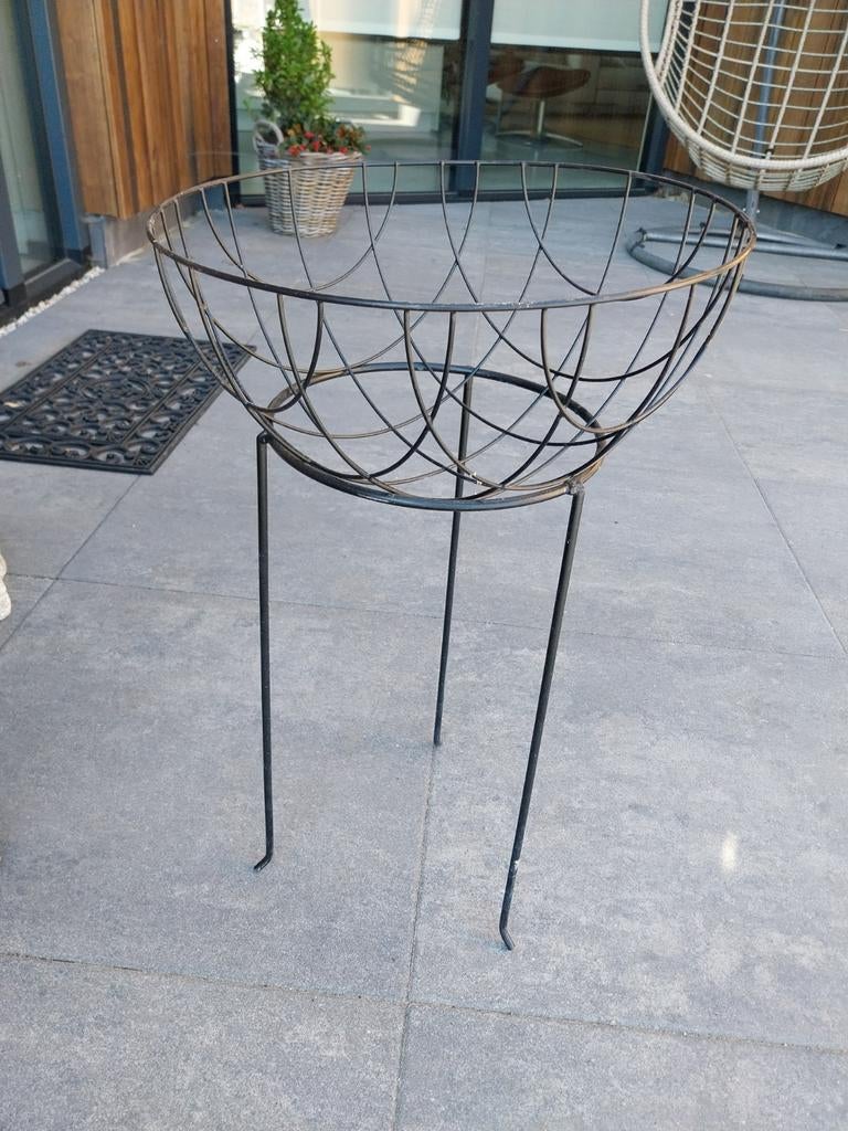 Zwarte metalen plantenstandaard voor 4 planten kopen
