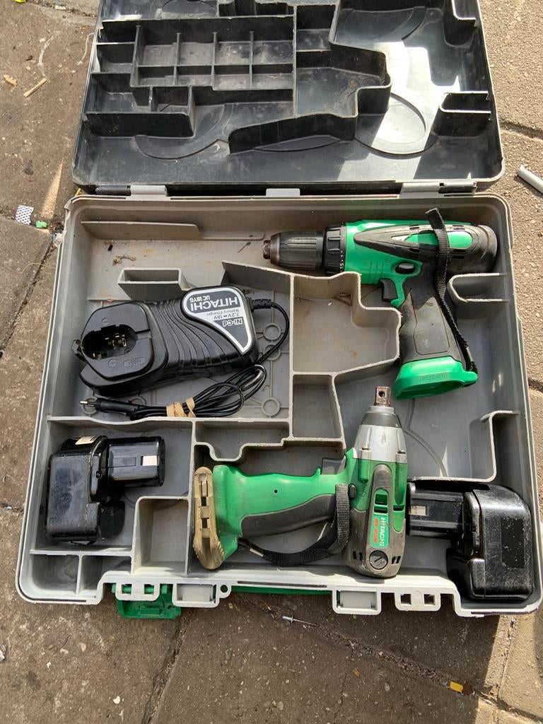 Hitachi boormachineset met koffer en lader, Ophalen of Verzenden, Gebruikt, Boor- en Schroefmachine