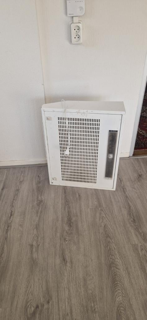 Keuken afzuiger - Compact en functioneel, Gebruikt, Minder dan 200 m³ per uur, Onderbouw afzuigkap, Ophalen of Verzenden