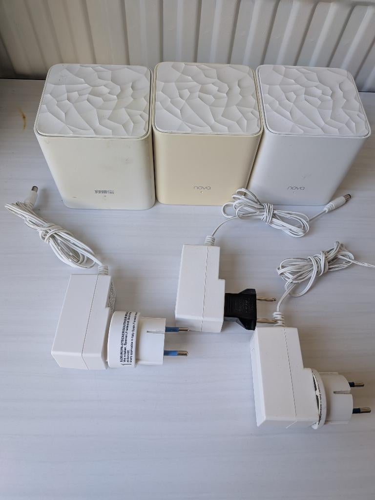 3 x Tenda Wifi Mesh-3f AC1200, Ophalen of Verzenden, Gebruikt, Router, Tenda