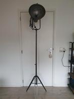 Vintage industriële vloerlamp op statief - Eyecatcher, Gebruikt, Industrieel, Vintage, Loft, Ophalen of Verzenden, Metaal
