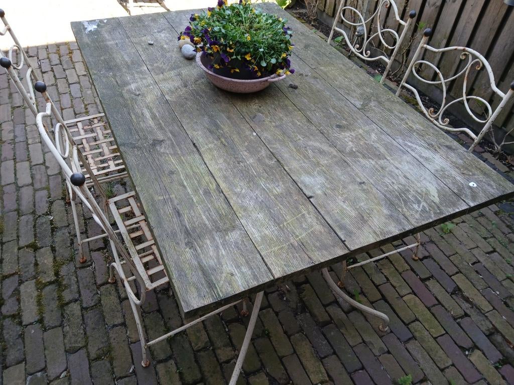 Smeedijzeren tuinset, Ophalen