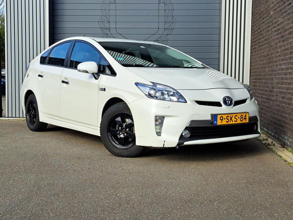 Toyota Prius 1.8 Plug-in Aspiration Ecc|Camera|Headup, Auto's, Toyota, Euro 5, Gebruikt, Leder en Stof, Wit