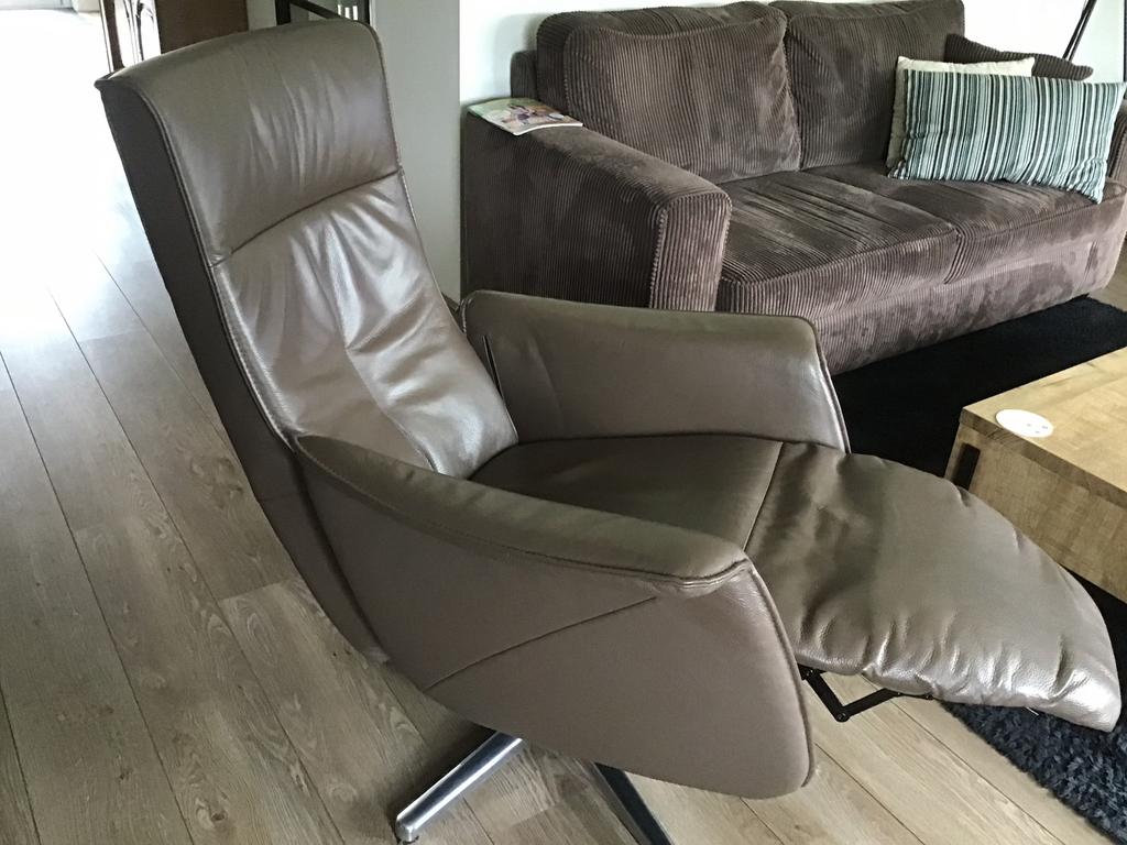 Relax fauteuil, Huis en Inrichting, Fauteuils, Ophalen, Gebruikt, 50 tot 75 cm, Leer