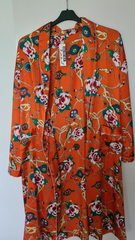 Oranje met bloemen ochtendjas/badjas maat xxl, Kleding | Dames, Overige Dameskleding, Ophalen of Verzenden, Zo goed als nieuw