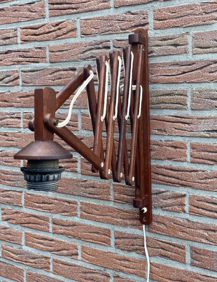 Leuke Retro Schaarlamp - vintage teak hout mid century, Huis en Inrichting, Lampen | Wandlampen, Gebruikt, Hout, Ophalen of Verzenden