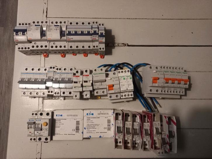 Automaten meterkast, Doe-het-zelf en Verbouw, Elektra en Kabels, Zo goed als nieuw, Overige typen, Ophalen of Verzenden