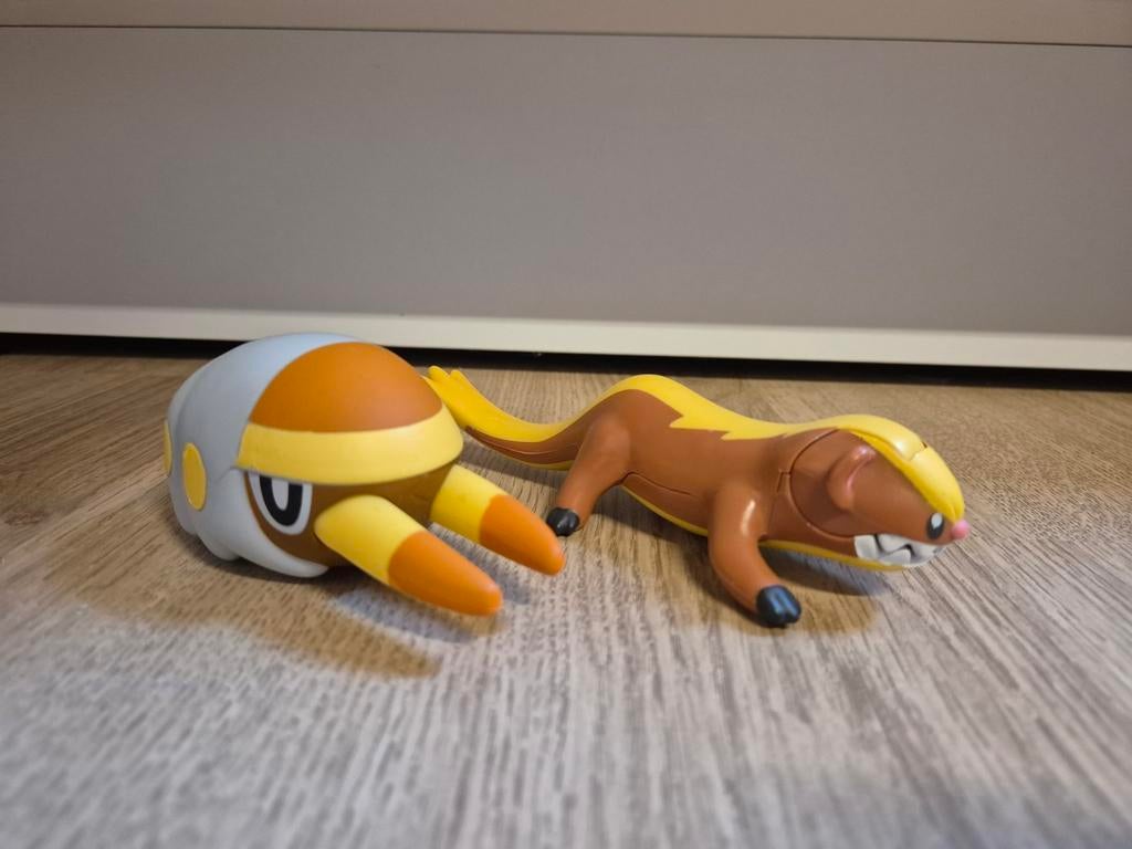 Pokemon mcdonalds speeltjes yungoos en grubbin, Verzamelen, Poppetjes en Figuurtjes, Ophalen of Verzenden