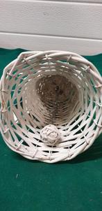 -	Kerstklok wit riet, Ophalen of Verzenden, 'T Olde Gre-j, Info@toldegrej.nl, Endepoelstraat 20f Didam