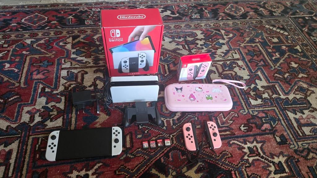 Switch OLED, Spelcomputers en Games, Spelcomputers | Nintendo Switch, Zo goed als nieuw, Switch OLED, Met 2 controllers, Met games