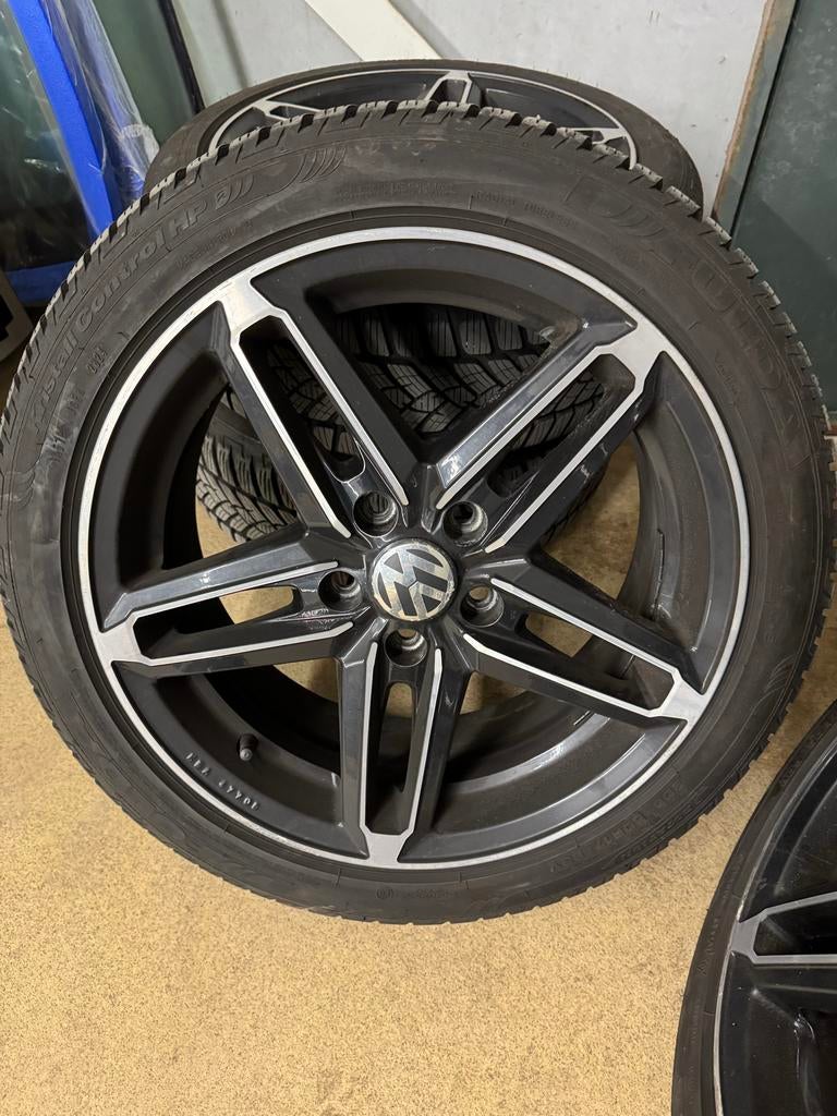 Volkswagen wielen met winterbanden, Ophalen, Zo goed als nieuw