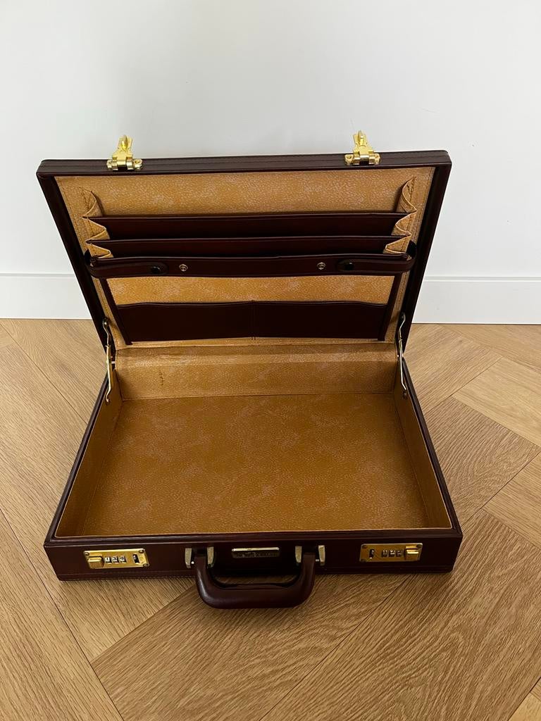 Vintage bruine attachékoffer / aktetas met cijferslot, Gebruikt, Bruin, Leer, Ophalen