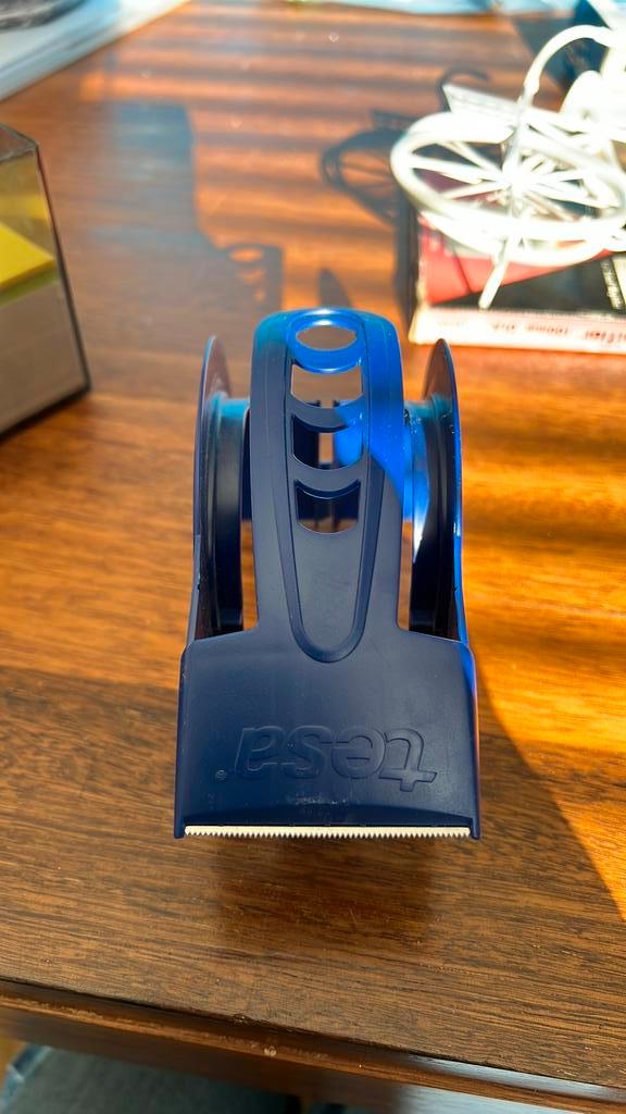 Laatste kans! Tesa plakband houder/ snijder, Hobby en Vrije tijd, Knutselen, Zo goed als nieuw, Materiaal, Ophalen of Verzenden