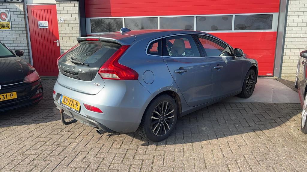 Volvo V40 1.5 T3 Inscription AUTOMAAT / TREKHAAK / FULL LED, Euro 6, 4 cilinders, 700 kg, 152 pk