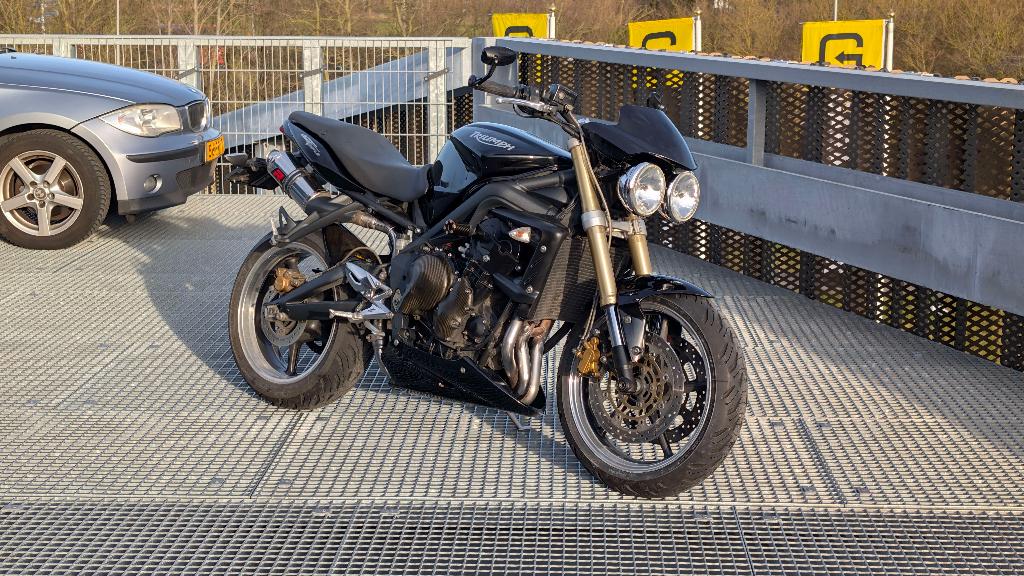 Triumph Street triple - 2008 - Nette staat + Nieuwe banden., Motoren, Motoren | Triumph, 675 cc, Motorrijbewijs A, 3 cilinders