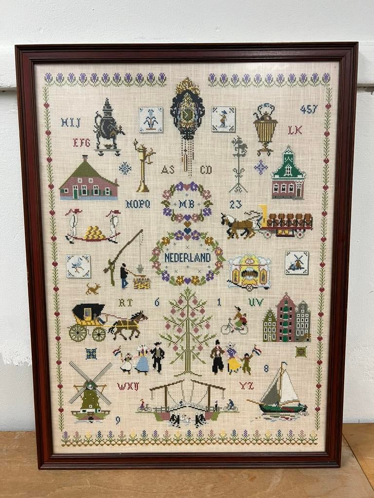 Grote mooi Ingelijste Merklap Geborduurd Hollandse Taferelen, Hobby en Vrije tijd, Borduren en Borduurmachines, Ophalen, Zo goed als nieuw