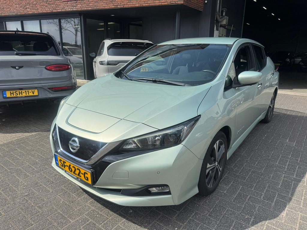 Nissan LEAF 2.ZERO EDITION 40 kWh ACC NAVI CAMERA STOELVERW, Gebruikt, 150 pk, Origineel Nederlands, 378 km