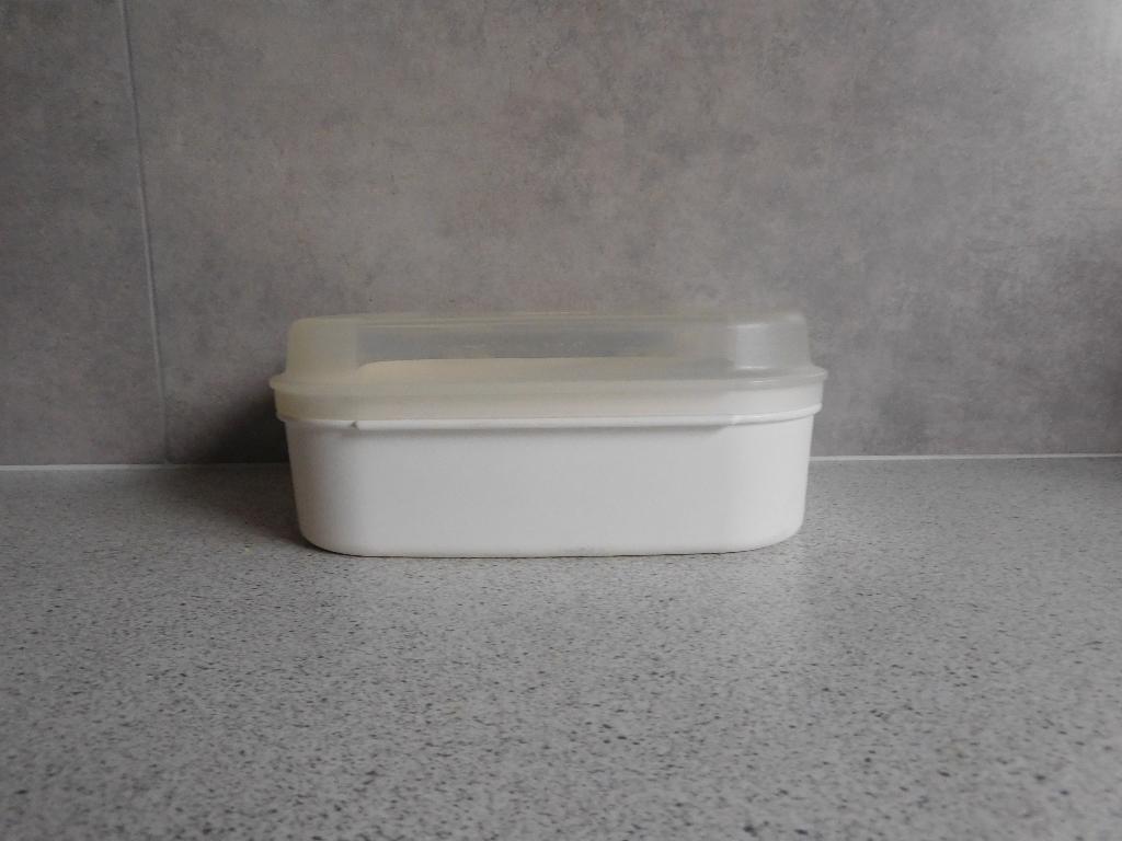 Tupperware Variadoos 1,7 Ltr. Creme, Huis en Inrichting, Keuken | Tupperware, Ophalen of Verzenden, Zo goed als nieuw, Crème, Overige typen