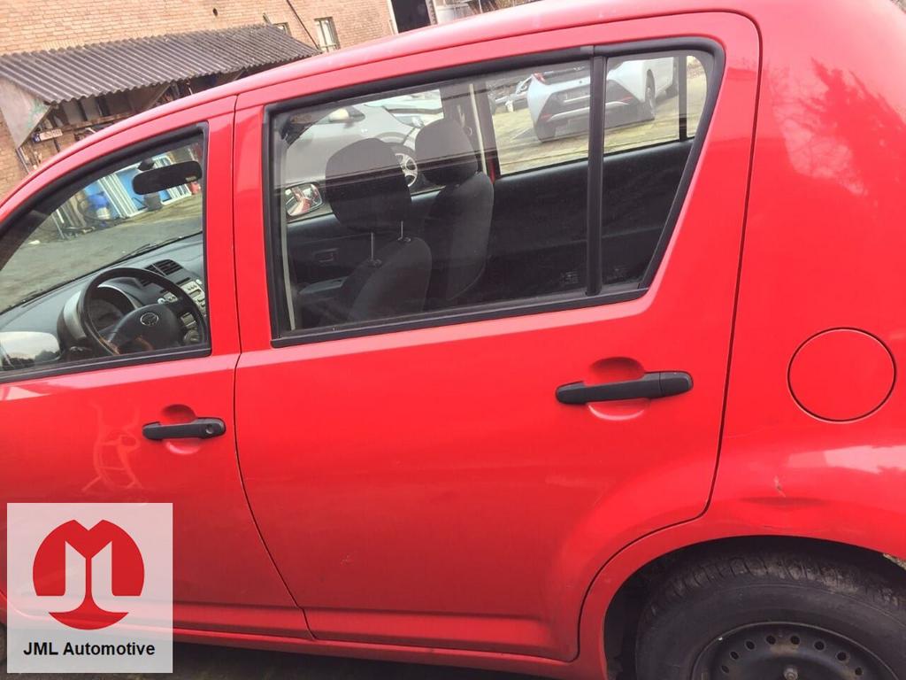 PORTIER DEUR LINKS ACHTER DAIHATSU SIRION 2, Gebruikt, -, Deur, -
