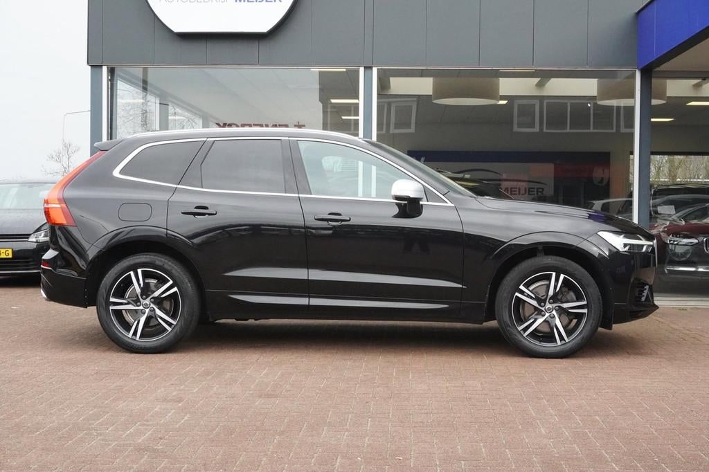 Volvo XC60 2.0 T8 Twin Engine AWD R-Design Automaat | Naviga, Gebruikt, 1969 cc, 320 pk, Zwart