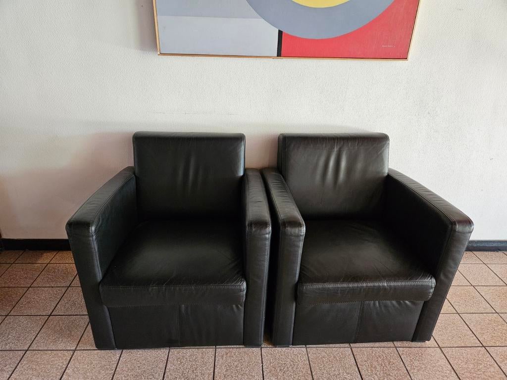 Twee leren fauteuils, Ophalen, Zo goed als nieuw, Zwart, Twee