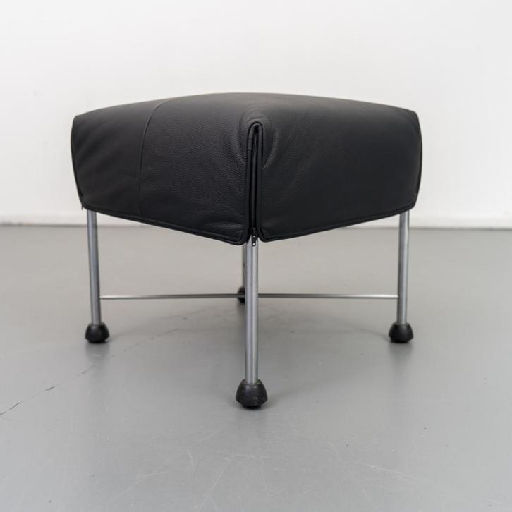 2x Montis Charly hocker/voetenbank zwart leder, Huis en Inrichting, Banken | Voetenbanken en Poefen, Zo goed als nieuw, Minder dan 50 cm