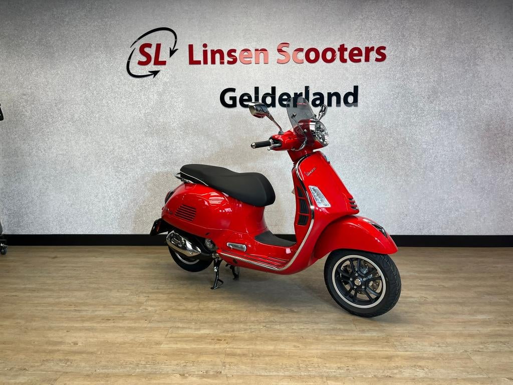 Vespa GTS Super 310 Rood 2026 NIEUW!, Scooter, 310 cc, Particulier, Minimaal motorrijbewijs A2
