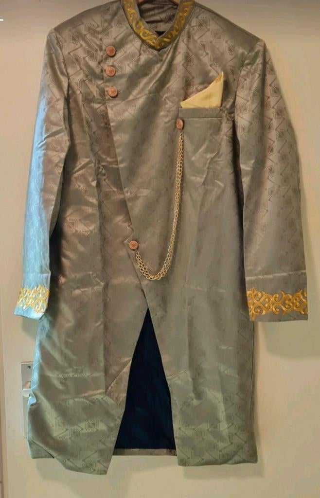 Traditionele Zuid-Aziatische herenoutfit maat S. Nieuw, Kleding | Heren, Ophalen of Verzenden, Nieuw, Maat 46 (S) of kleiner, Overige kleuren