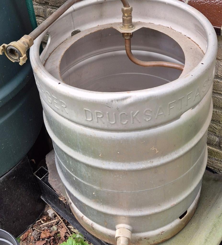 1 biervat plus 1 Brewferm en schredder zie foto's, Ophalen, Meerdere media