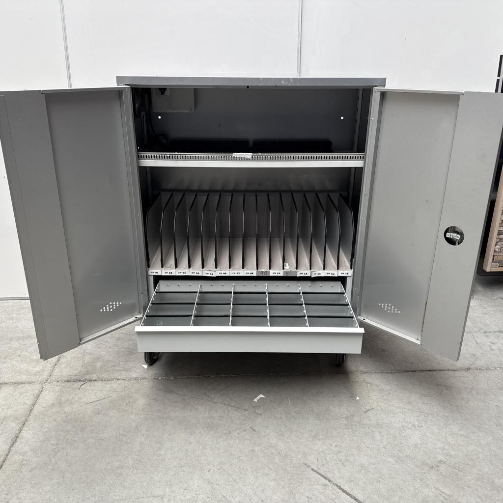 Verrijdbare laptopkast / laadkast IT-meubel - 127x100x45 cm, Niet ingevuld, Gebruikt, Niet ingevuld, Niet ingevuld