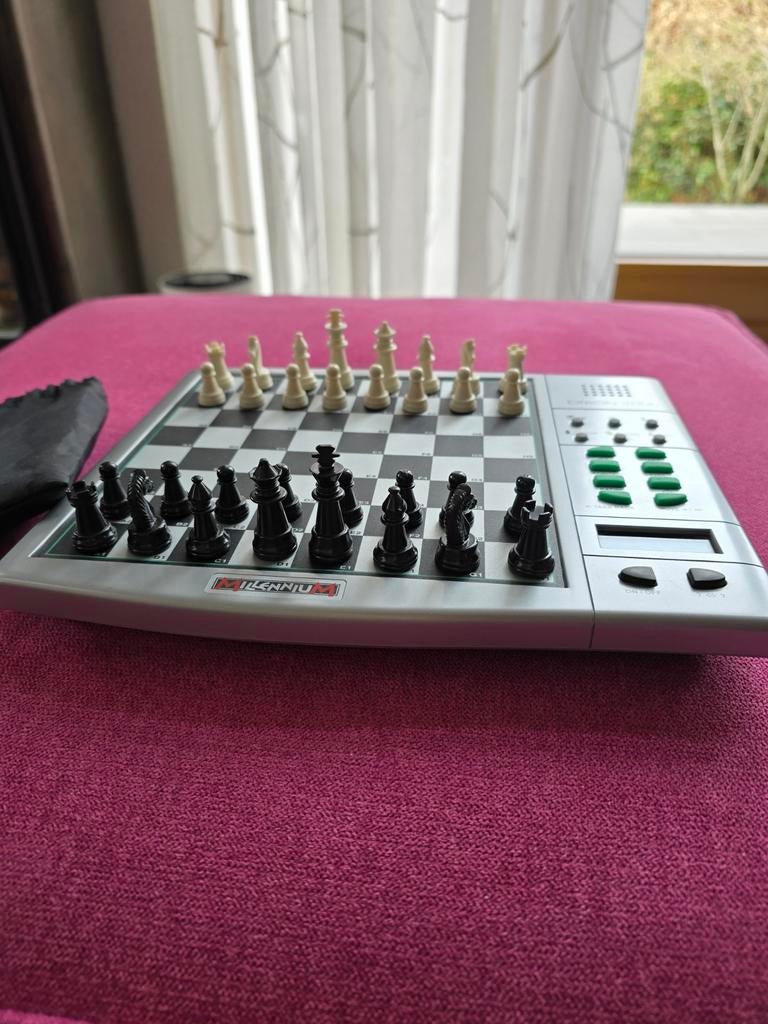 Elektronisch schaakspel Orion 2000 Millennium, Ophalen of Verzenden, Zo goed als nieuw, Schaken